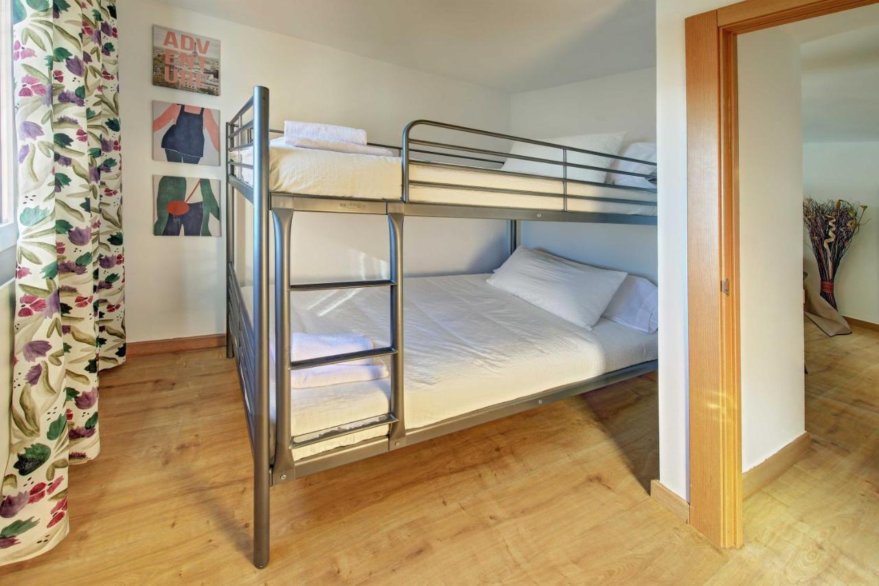 Apartament Pau Casals, 2 Min Walk From The Sea & Sea View Lloret de Mar Exterior foto